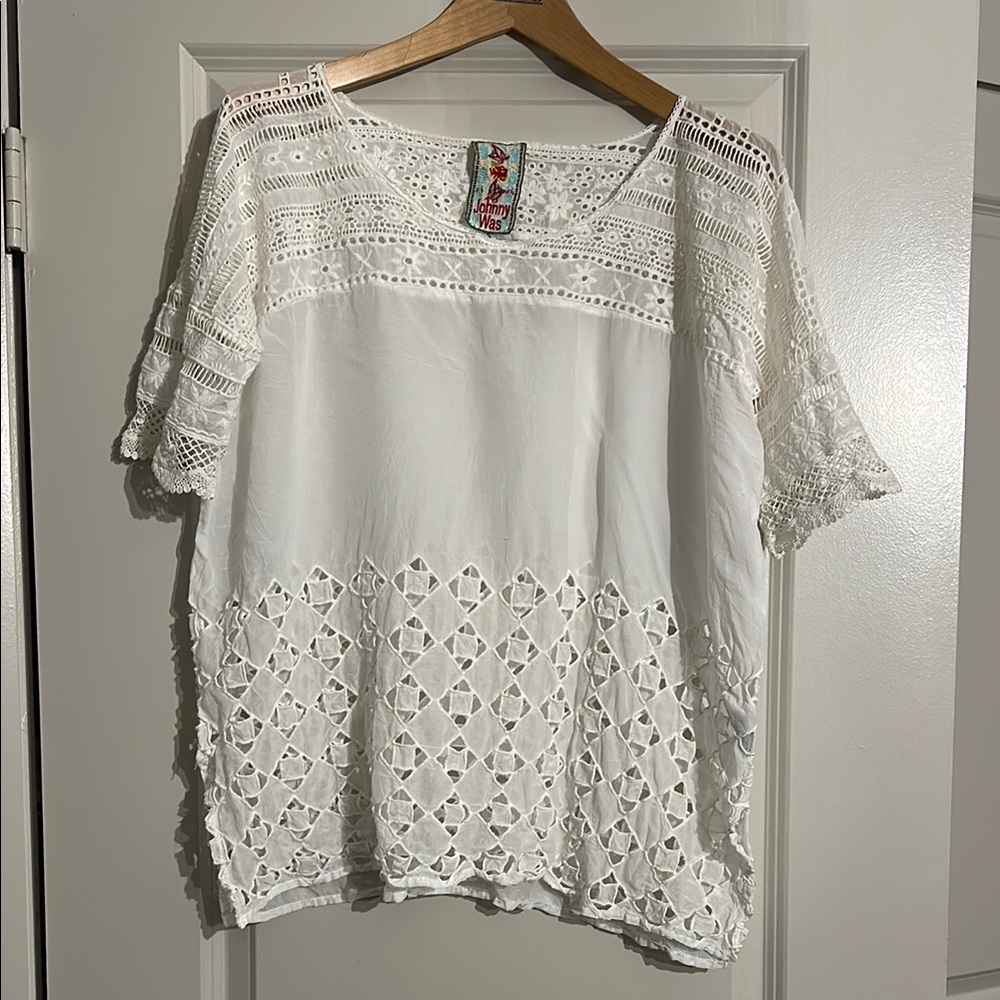 Johnny Was White Embroidered Eyelet Top, size S